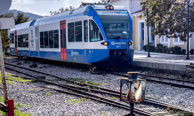 Οινόη - Χαλκίδα: Διακοπή σιδηροδρομικής γραμμής λόγω φωτιάς  - Η ανακοίνωση της Hellenic Train