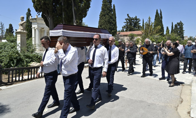 Λάκης Χαλκιάς: Στο Α΄ Νεκροταφείο το τελευταίο αντίο  - Από τις 10:00 το λαϊκό προσκύνημα
