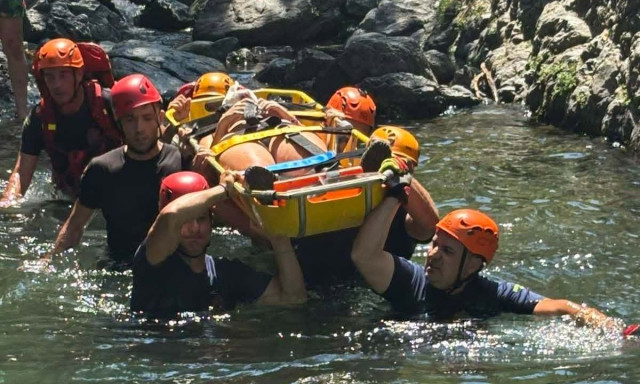 Σαμοθράκη: Διάσωση-θρίλερ 15χρονης από δύσβατο σημείο στη Γριά Βάθρα