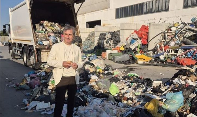 Πέταξε λαχείο που κέρδιζε €1.000.000 και το βρήκε δυο μέρες μετά ψάχνοντας σορούς από σκουπίδια