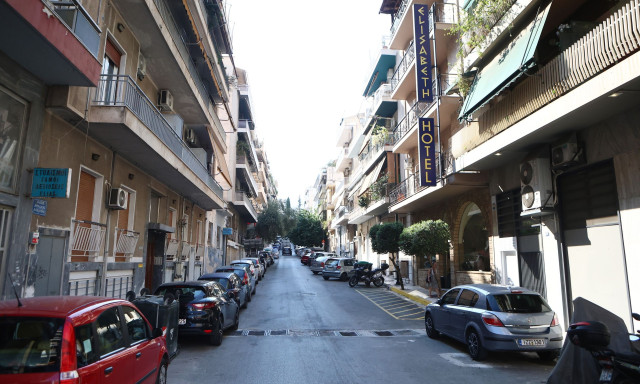 Τραγωδία στο Γουδί: Γυναίκα ανασύρθηκε χωρίς τις αισθήσεις της -Έπεσε από τον 5ο όροφο πολυκατοικίας