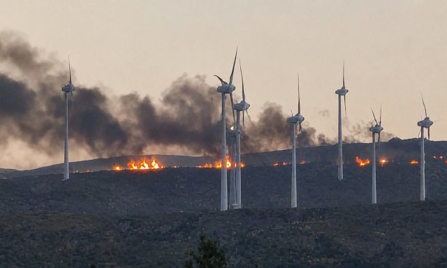 Φωτιά στην Αχλαδιά Σητείας