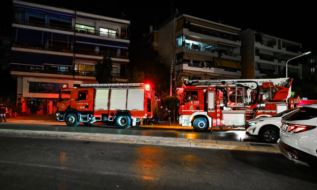 Φωτιά σε κατάστημα ναυτιλιακών ειδών στον Άλιμο - Εκκενώνεται προληπτικά πολυκατοικία