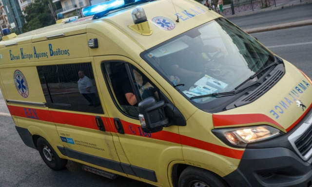 Τροχαίο με μοτοσικλετιστή στη Χαλκιδική - Νοσηλεύεται στο «Παπαγεωργίου»