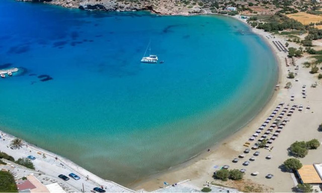 Σύρος: Άνδρας ανασύρθηκε χωρίς τις αισθήσεις του από τη θάλασσα στον Γαλησσά