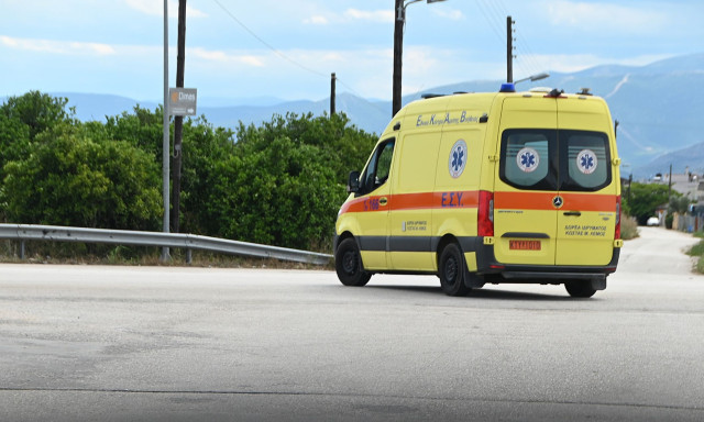 Συναγερμός στην Πάτρα: Παιδί 2,5 ετών έπεσε από μπαλκόνι – Δέντρο ανέκοψε την πτώση του