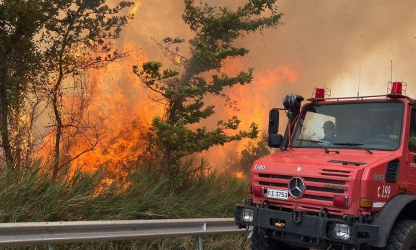 Φωτιά τώρα στην Καβάλα - Επιχειρούν και εναέρια μέσα