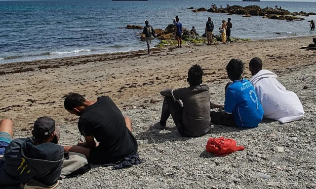 Θέουτα: Μπήκε στο δωμάτιό της και βρήκε έναν... Μαροκινό γυμνό στο κρεβάτι της!