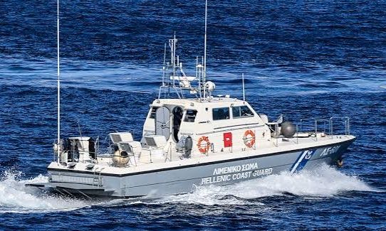 Συγκρούστηκαν δύο τουριστικά σκάφη στους Αντίπαξους - Τρεις επιβάτες στο Κέντρο Υγείας
