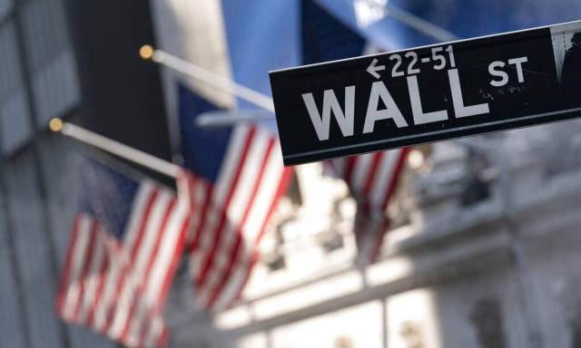 Wall Street: Μικρές απώλειες μετά τα ρεκόρ – Στο επίκεντρο Στενά του Ορμούζ και πληθωρισμός