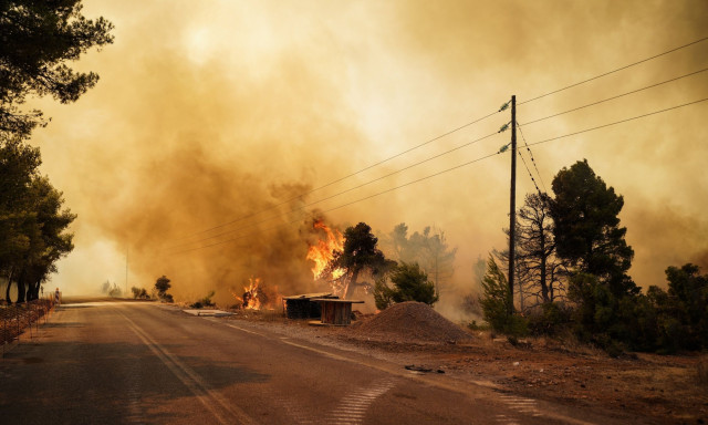 Δύσκολο το επόμενο τριήμερο - Ισχυροί βοριάδες, πτώση της θερμοκρασίας και συναγερμός για πυρκαγιές