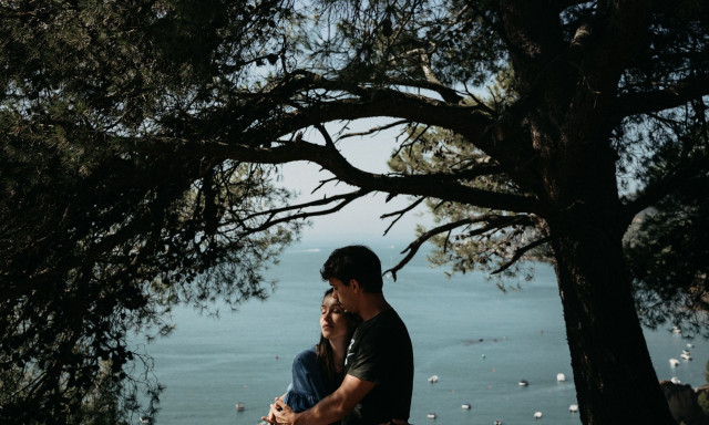Τι πιστεύουν οι νέοι για τις σχέσεις: Πώς γίνεται η προσέγγιση, τι απαγορεύεται και τα social