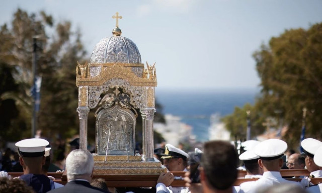 Παραμονές Δεκαπενταύγουστου: Οι εορτασμοί και τα έθιμα στην Ελλάδα