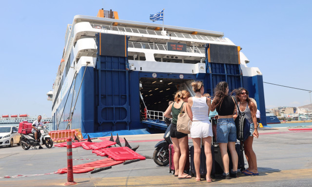 Φεύγουν και οι τελευταίοι εκδρομείς του Αυγούστου -  Πάνω από 16.000 επιβάτες αναχωρούν σήμερα