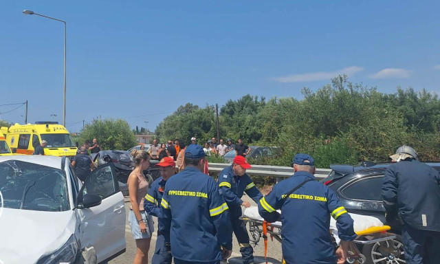 Πρέβεζα: Πώς έγινε το τροχαίο με τους 8 τραυματίες - «Δεν είδε το κόκκινο ο οδηγός του φορτηγού»