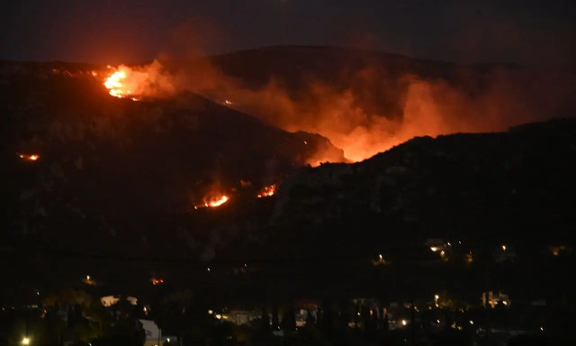 Φωτιές: Χωρίς ενεργό μέτωπο στο Ρέθυμνο, σε εξέλιξη η πυρκαγιά στην Κω