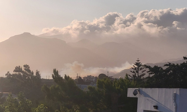 Ρέθυμνο: Φωτιά τώρα στα Σελλιά – Ήχησε το «112» για εκκενώσεις οικισμών
