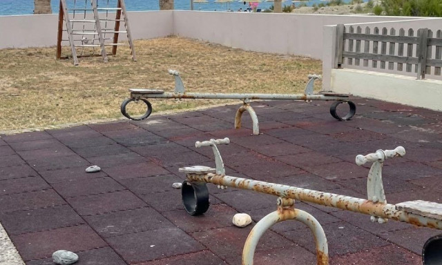 Παιδικές χαρές για όλους στο Ρέθυμνο - Προβλήματα προσβασιμότητας και φθορές - Βίντεο