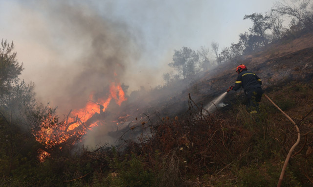 Φωτιά: Σε κόκκινο συναγερμό 22 περιφέρειες της χώρας - Προσοχή στους εορτασμούς στην ύπαιθρο