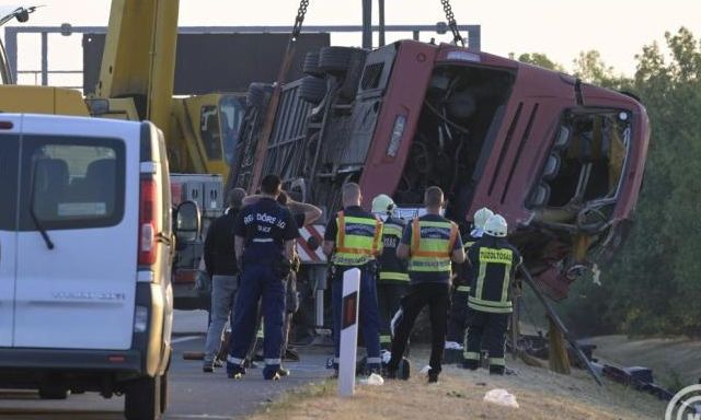 Ουγγαρία: Δώδεκα νεκροί και τουλάχιστον 10 τραυματίες σε ανατροπή τουριστικού λεωφορείου