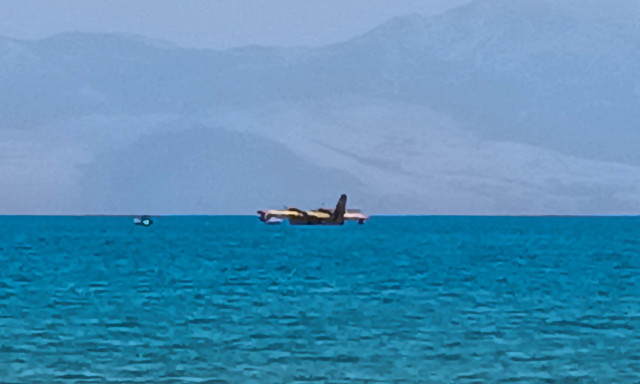 Αναγκαστική προσθαλάσσωση πυροσβεστικού αεροσκάφους στον Αστακό