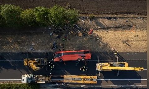 Τραγωδία στην Ουγγαρία: Κοιμήθηκε στο τιμόνι ο οδηγός του πολωνικού λεωφορείου με προσκυνητές