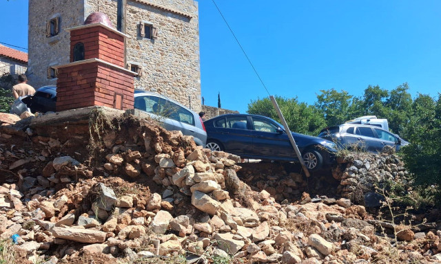 Μάνη: 141 χιλιοστά βροχής έπεσαν σε 4 ώρες - Ζημιές σε σπίτια και σε δρόμους