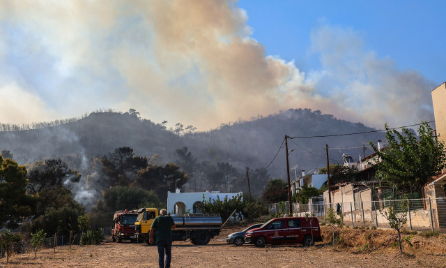 Τραγωδία στη Σαλαμίνα: Ζευγάρι ηλικιωμένων οι δύο νεκροί - 364 απεγκλωβισμοί από θαλάσσης
