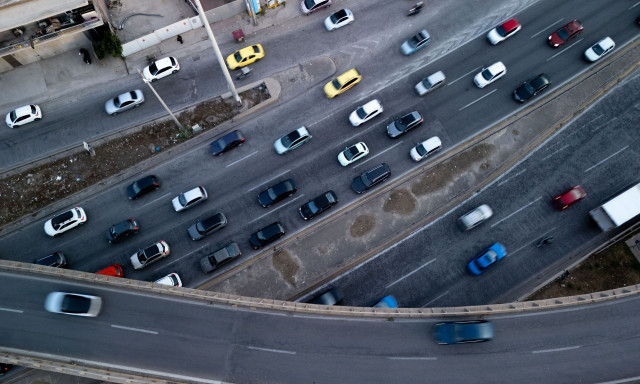 Τροχαίο στον Κηφισό: Φορτηγό συγκρούστηκε με αυτοκίνητο στη Μεταμόρφωση, ένας ελαφρά τραυματίας