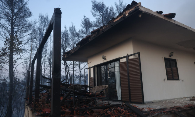 Χαλκιδική: Καταγραφή ζημιών στη Σίβηρη, σύσκεψη με Κατσαφάδο – Υψηλός κίνδυνος σε 11 περιοχές αύριο