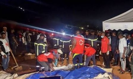 Τραγωδία στο Καμερούν: Τουλάχιστον 100 νεκροί από κατολίσθηση σε χρυσωρυχείο