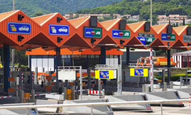 Οικογένεια περνούσε από τα διόδια χωρίς να πληρώνει για 6 μήνες:Ο «λογαριασμός» έφτασε τα 3.000 ευρώ