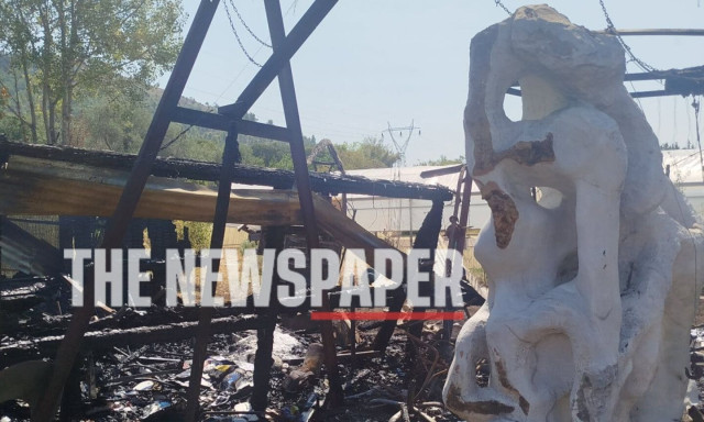 Φωτιά στον Βόλο: Στις φλόγες χώρος εργαστηρίου γλυπτών