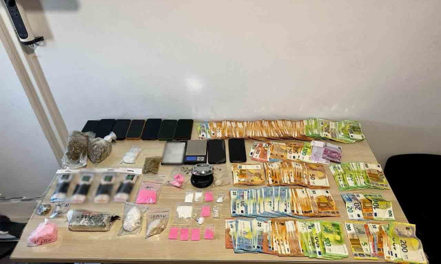 «Ξήλωσαν» κύκλωμα ναρκωτικών στη Μύκονο: «Ροζ κοκαΐνη», ecstasy και όπλα - Πώς δρούσε η οργάνωση