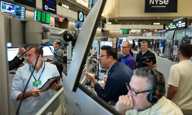 Wall Street: Υποχωρούν οι δείκτες λόγω πιέσεων στον τομέα τεχνολογίας και στη Μέση Ανατολή
