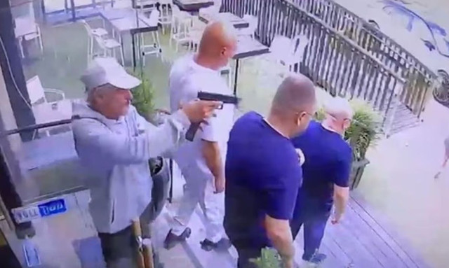 Σκληρό βίντεο: Η στιγμή που ο πιο επικίνδυνος εγκληματίας του Ισραήλ δολοφονείται εν ψυχρώ