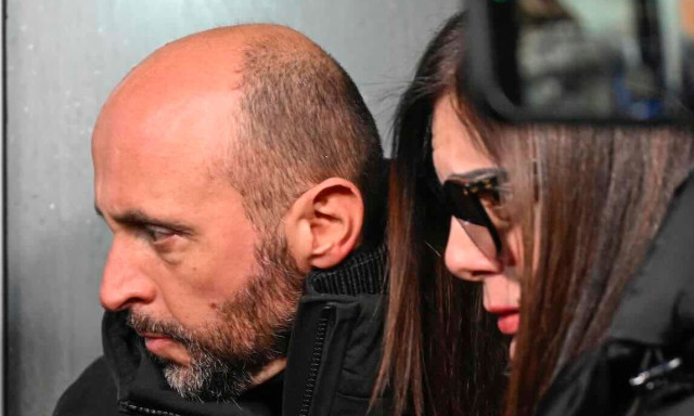 Ζακ Μορέτι:  Ο ιδιοκτητής του μπαρ στο Κραν Μοντανά που ξυλοκόπησε τη συζυγό του - Το έγγραφο για «αντιδραστική καταθλιπτική κατάσταση» και η αμνησία