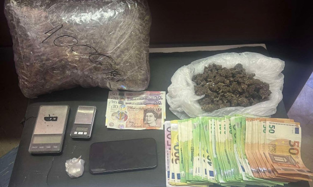 Σύλληψη 24χρονου στη Ρόδο για διακίνηση ναρκωτικών: Κατασχέθηκαν 1 κιλό κάνναβης και κοκαΐνη
