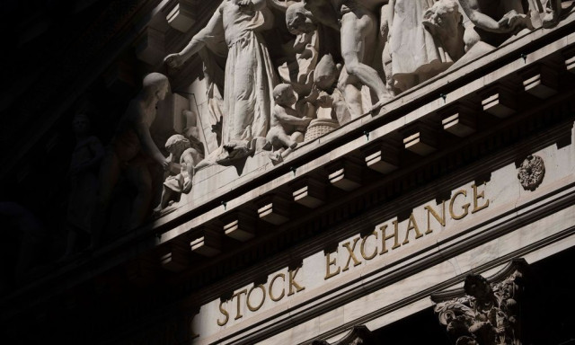 Wall Street: Οριακή πτώση μετά τη δημοσιοποίηση των στοιχείων για τον πληθωρισμό