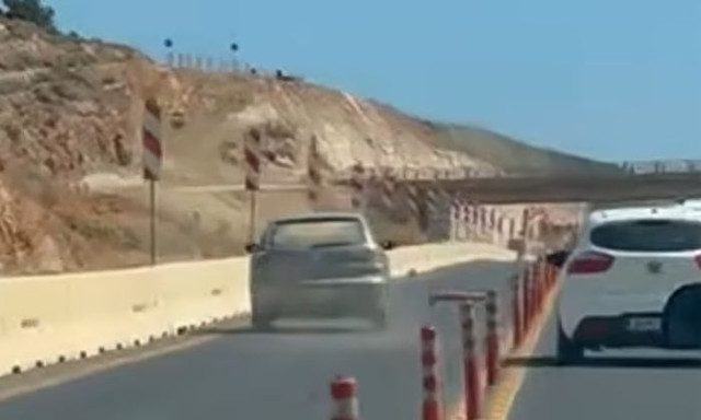 ΒΟΑΚ: Άλλος ένας ασυνείδητος οδηγός έσπειρε τον τρόμο - Έσπασε κολωνάκια, βγήκε στο αντίθετο ρεύμα