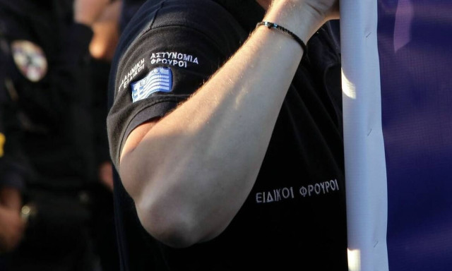 Ειδικός φρουρός επιχείρησε να φιλήσει ανήλικη που πήγε να παραλάβει την ταυτότητά της από τμήμα