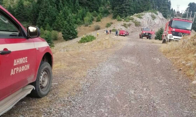 Ευρυτανία: Αγροτικό έπεσε σε γκρεμό - Σε εξέλιξη επιχείρηση διάσωσης