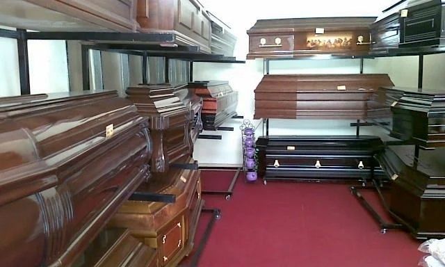 Αίγιο: Μπήκε σε γραφείο τελετών και έφυγε με λεία που ξεπερνά τις 13.000 ευρώ 