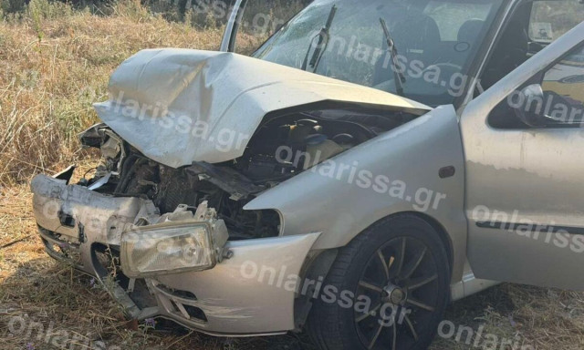 Σοβαρό τροχαίο στη Λάρισα: Στο νοσοκομείο 24χρονη και το 4χρονο παιδί της