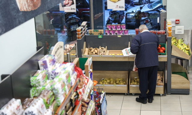 Σε ποια προϊόντα πέφτει η τιμή από Τρίτη - Οι 1.660 κωδικοί που μπαίνουν στο «καλάθι» των μειώσεων