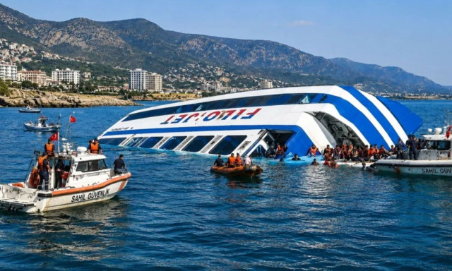 Ναυάγιο στην Κερύνεια: Ανασύρθηκε σορός από τη θάλασσα, στους 9 οι νεκροί - Καρατομήθηκε ο «υπουργός Μεταφορών» του ψευδοκράτους