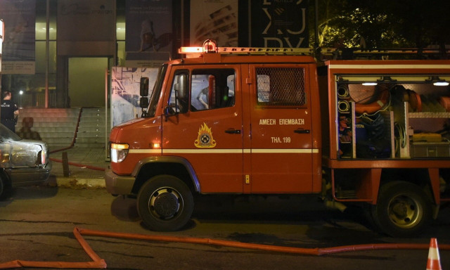 Πυρκαγιά σε διαμέρισμα στην Θεσσαλονίκη – Μεγάλη η κινητοποίηση της Πυροσβεστικής