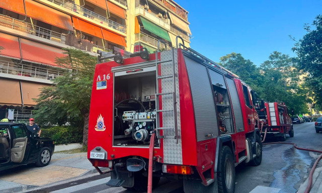 Θεσσαλονίκη: Φωτιά σε εξωτερικό χώρο επιχείρησης - Βίντεο