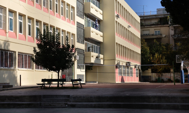 Εκπαιδευτικοί: Διαμαρτυρία με συνεχείς στάσεις εργασίας για τις υποχρεωτικές υπερωρίες