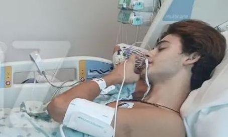 Σταύρος Φλώρος: Σοκάρουν φωτογραφίες μετά τον ακρωτηριασμό του -  Προσοχή σκληρές εικόνες!